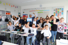 Großer Jubel in der Klasse 5a, die beim Stadtradeln den zweiten Preis gewonnen hat. 