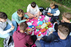 Gemütliches Picknick am Zeugnistag